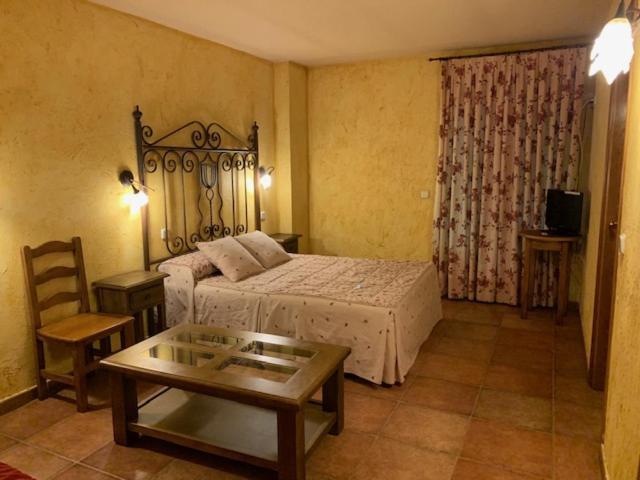 Hotel Langa Cerezo de Abajo Εξωτερικό φωτογραφία