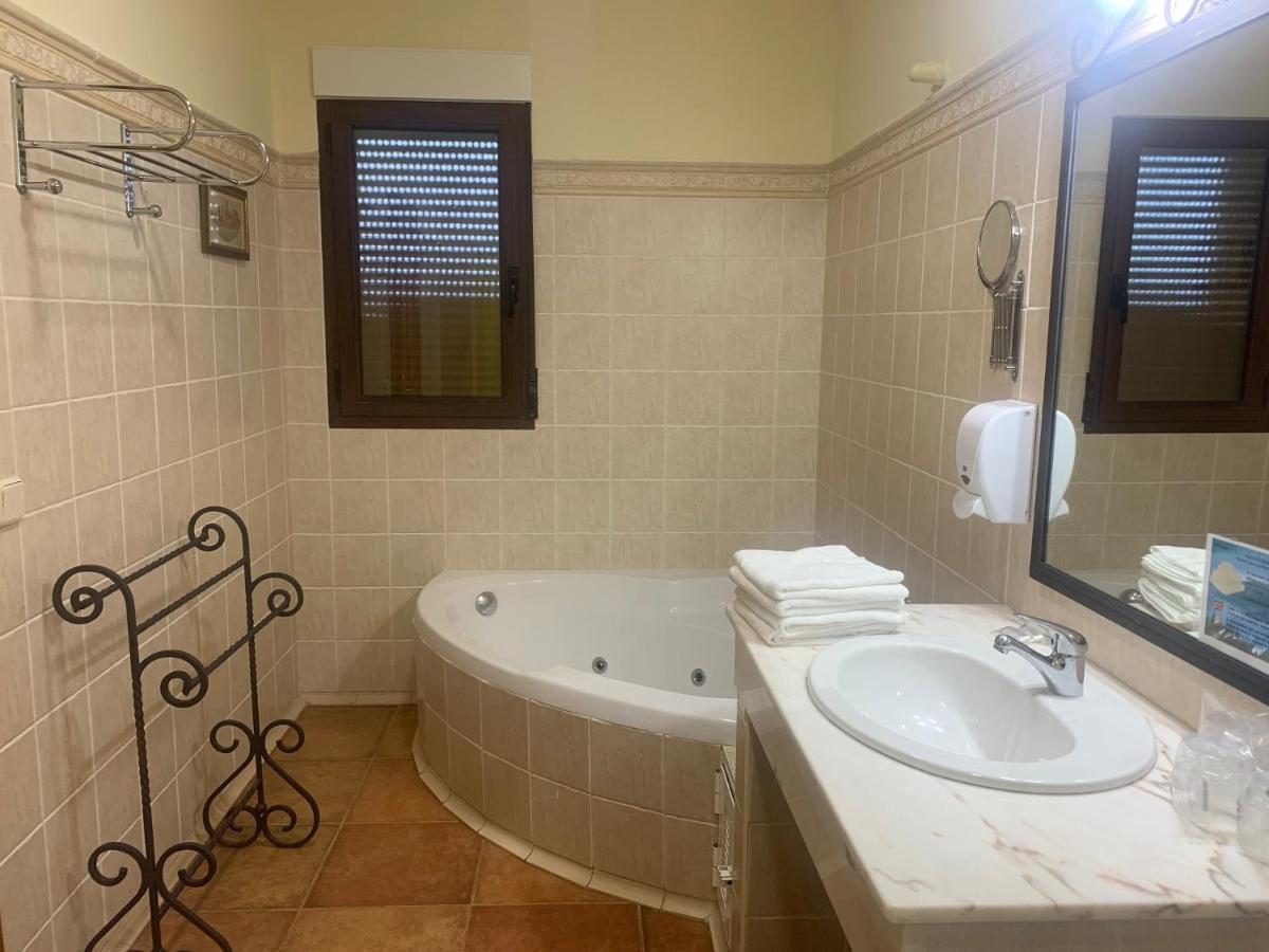 Hotel Langa Cerezo de Abajo Εξωτερικό φωτογραφία
