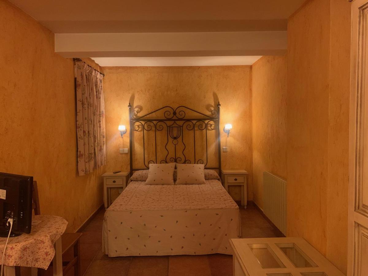 Hotel Langa Cerezo de Abajo Εξωτερικό φωτογραφία